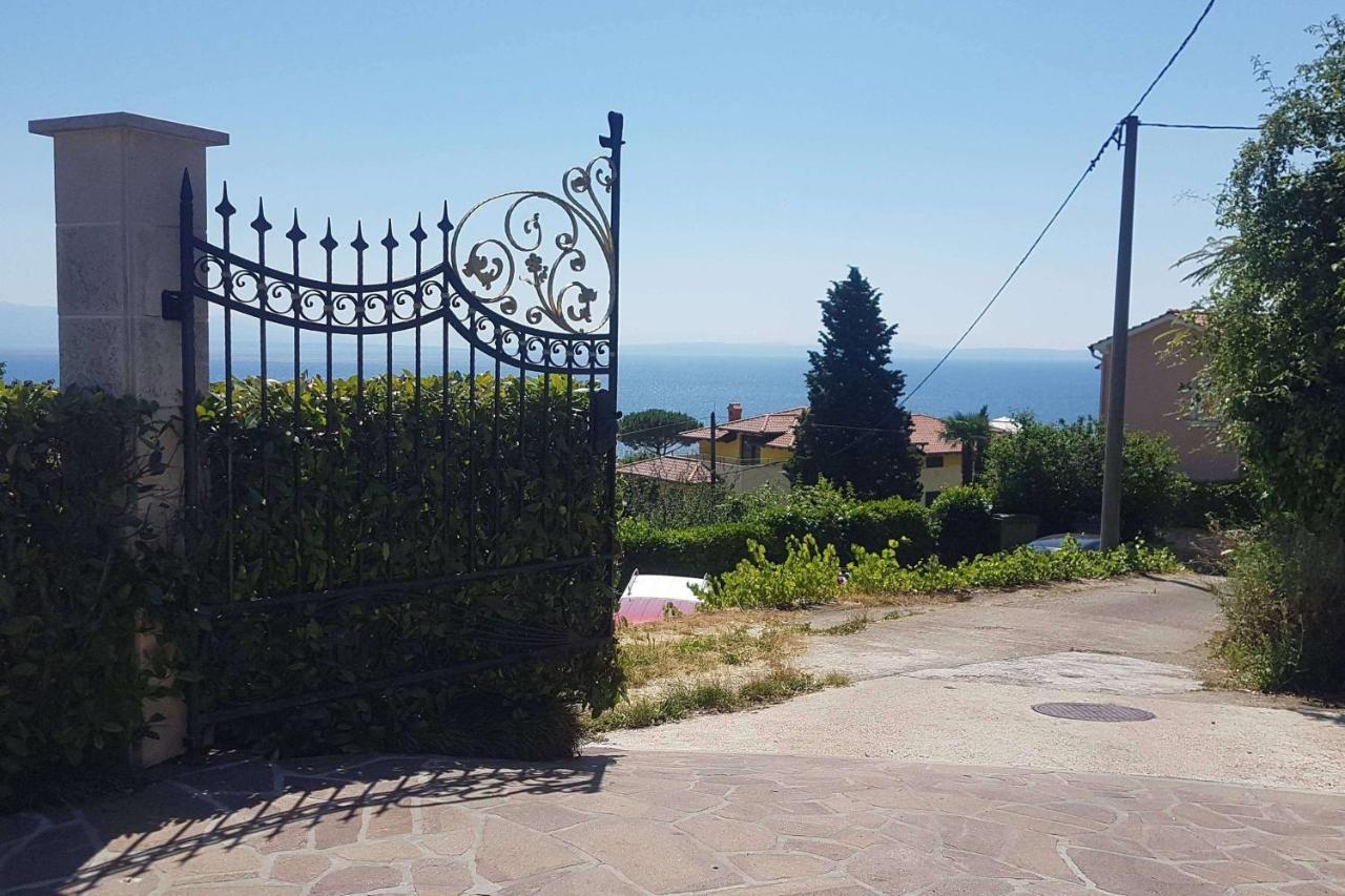 Family Friendly Apartments With A Swimming Pool Lovran, Opatija - 14178 Dış mekan fotoğraf