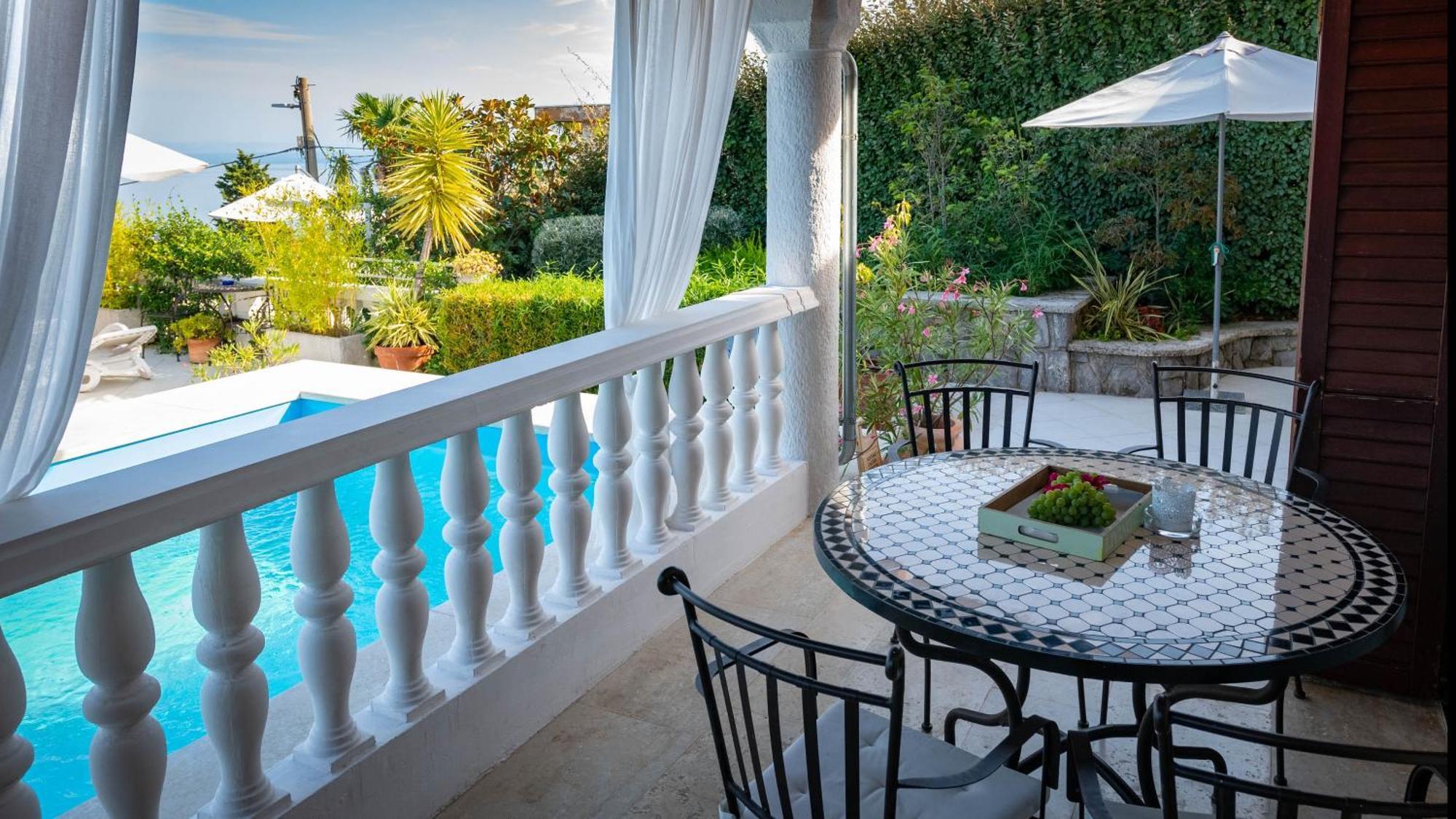 Family Friendly Apartments With A Swimming Pool Lovran, Opatija - 14178 Dış mekan fotoğraf